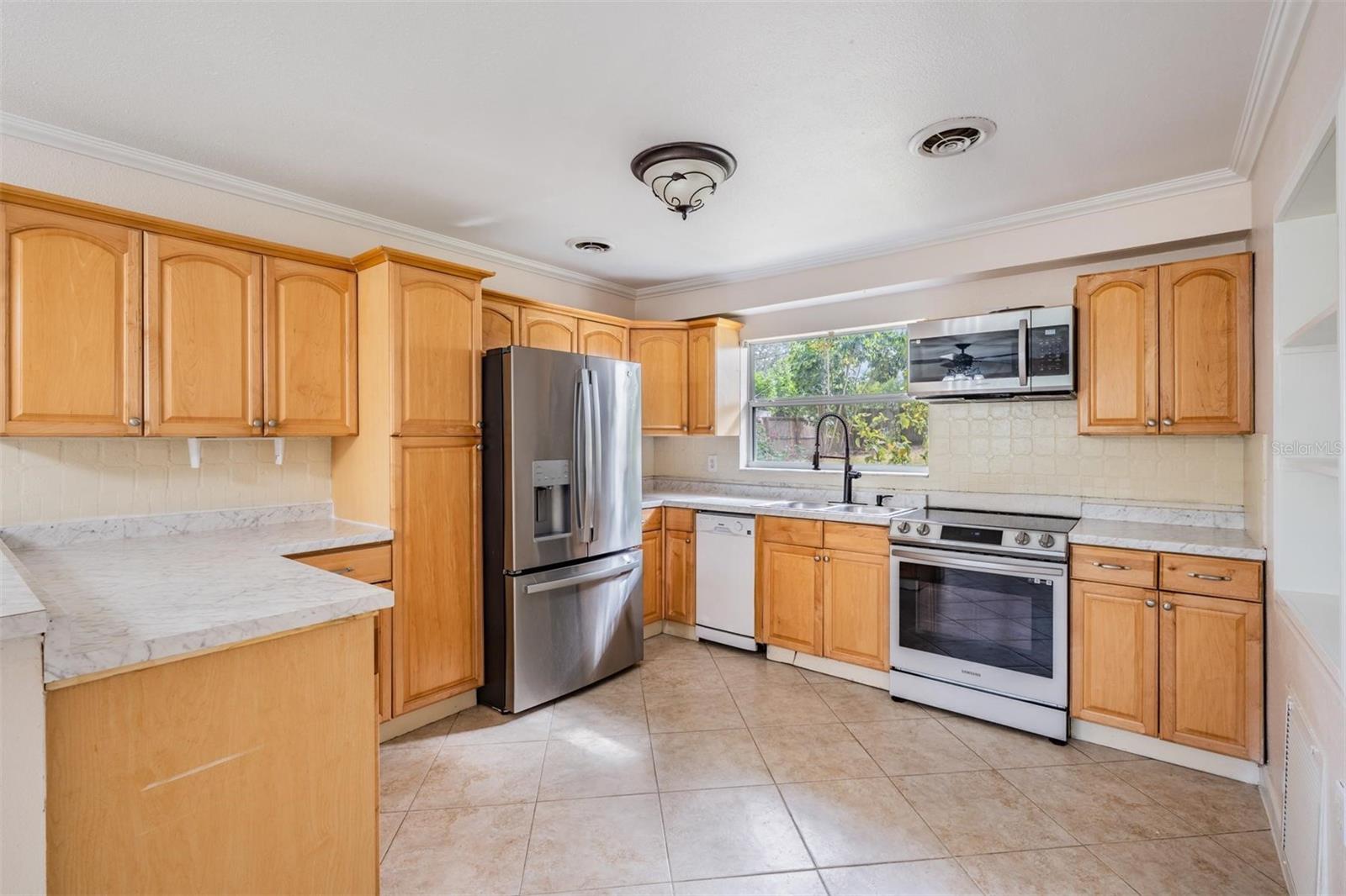 Image 5 of 31 For 1373 Pinebrook Drive