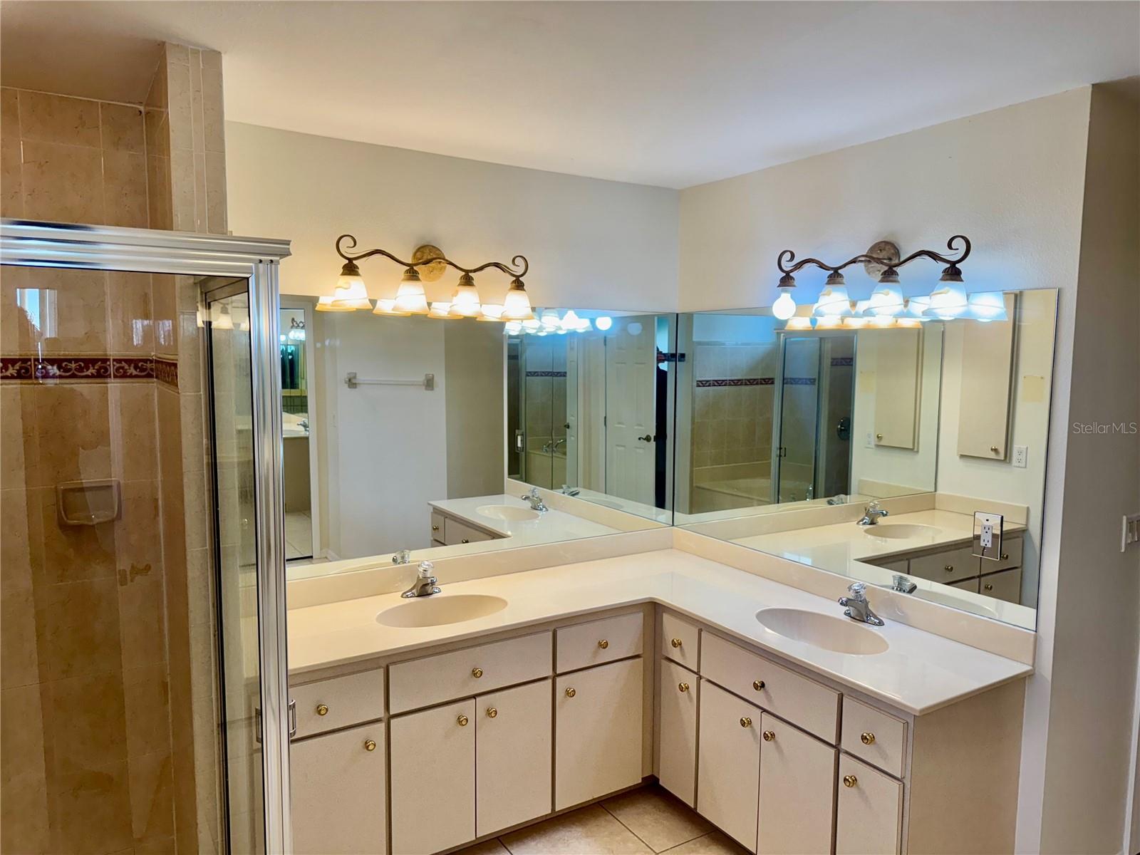 Image 21 of 36 For 4210 25th Place