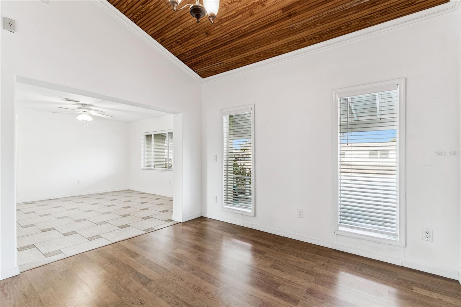 Image 14 of 53 For 10898 111th Place N