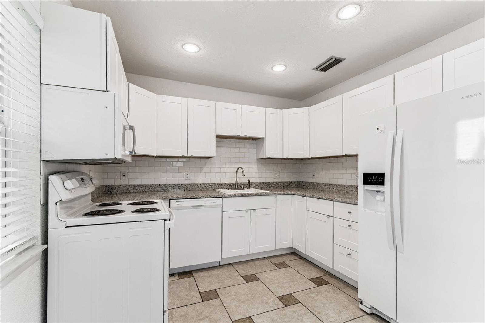 Image 16 of 53 For 10898 111th Place N