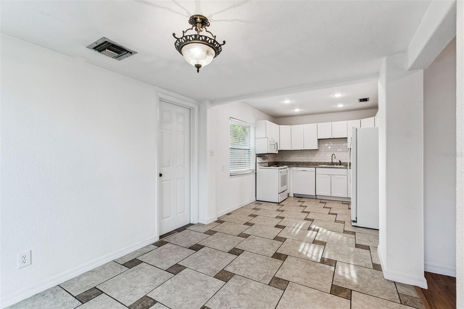 Image 19 of 53 For 10898 111th Place N