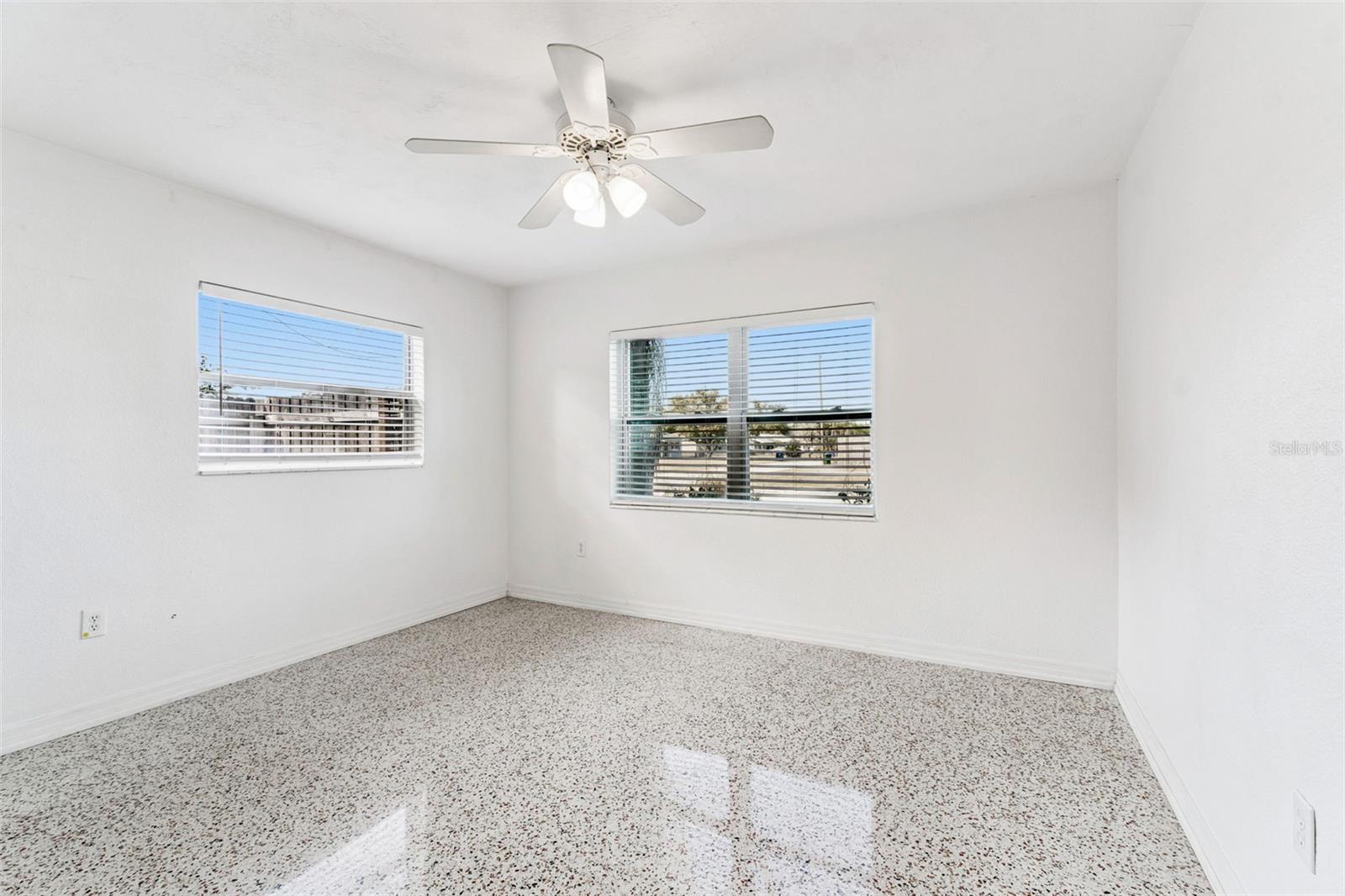 Image 24 of 53 For 10898 111th Place N