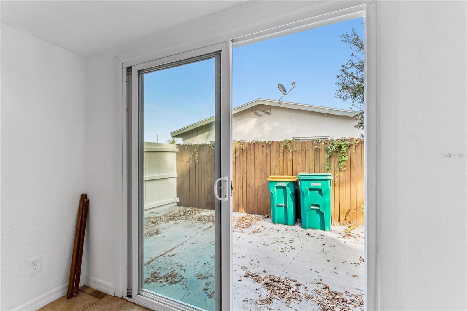 Image 34 of 53 For 10898 111th Place N