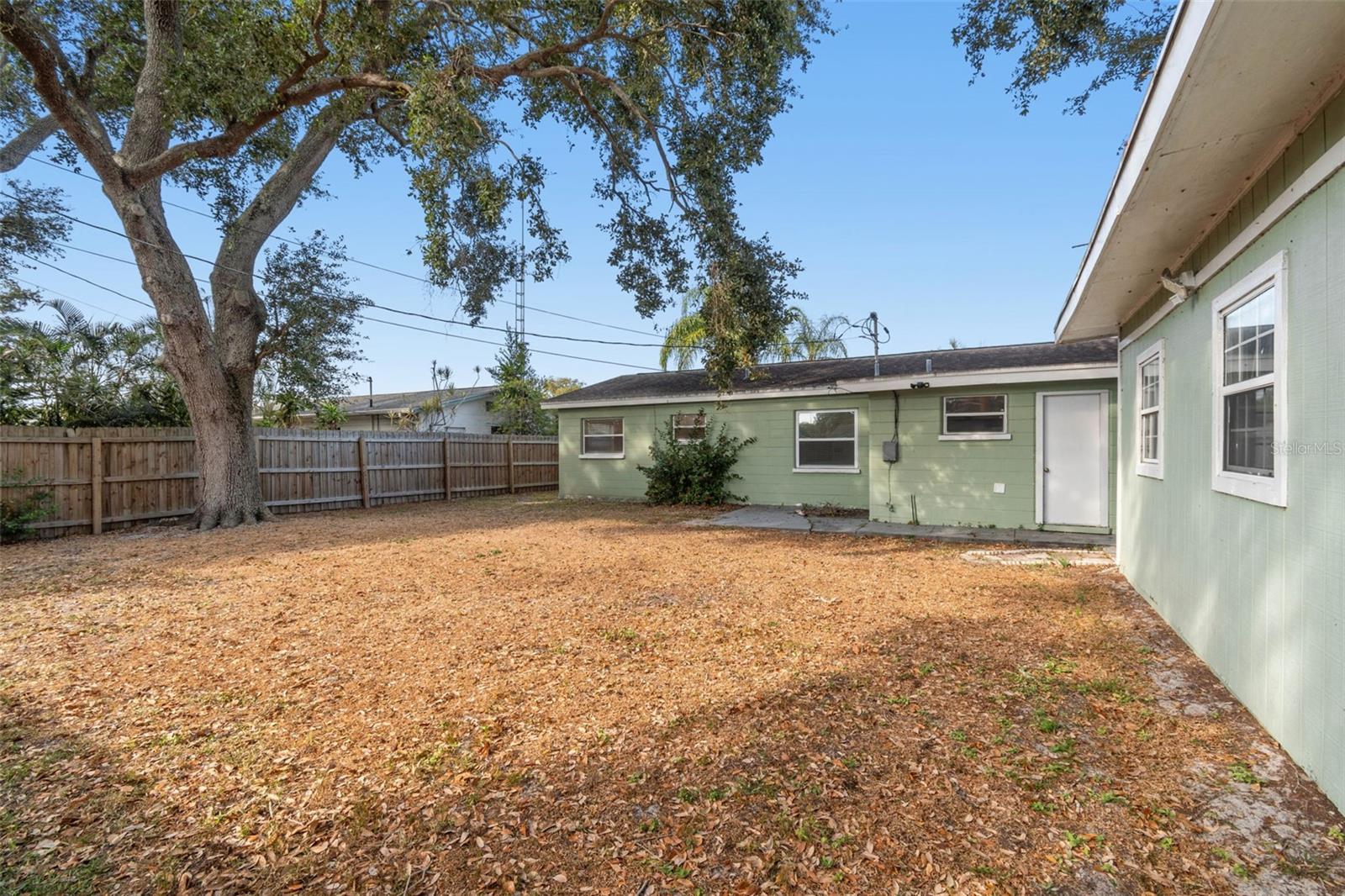 Image 43 of 53 For 10898 111th Place N