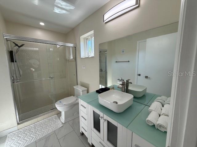 Image 21 of 26 For 520 Mcarthur Avenue