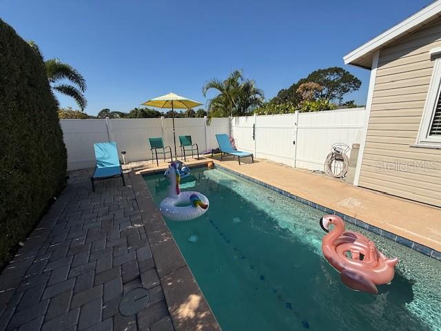 Image 25 of 26 For 520 Mcarthur Avenue