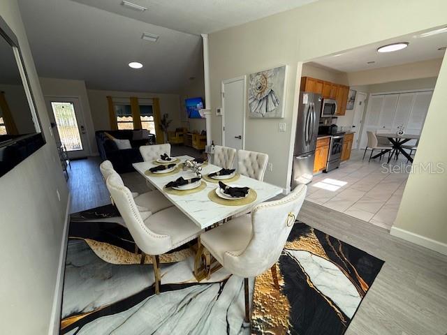 Image 6 of 26 For 520 Mcarthur Avenue