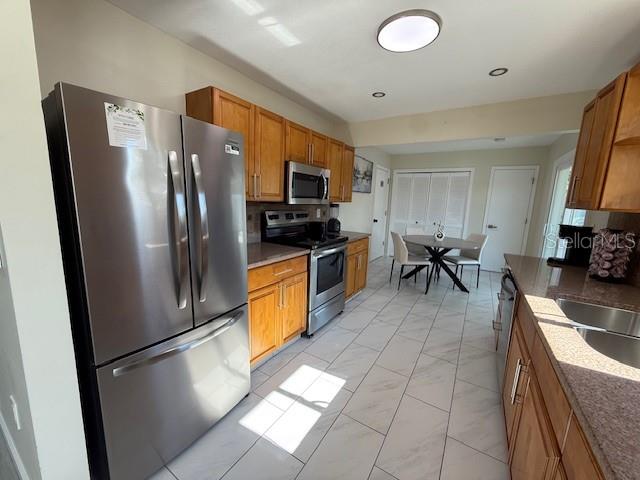 Image 9 of 26 For 520 Mcarthur Avenue