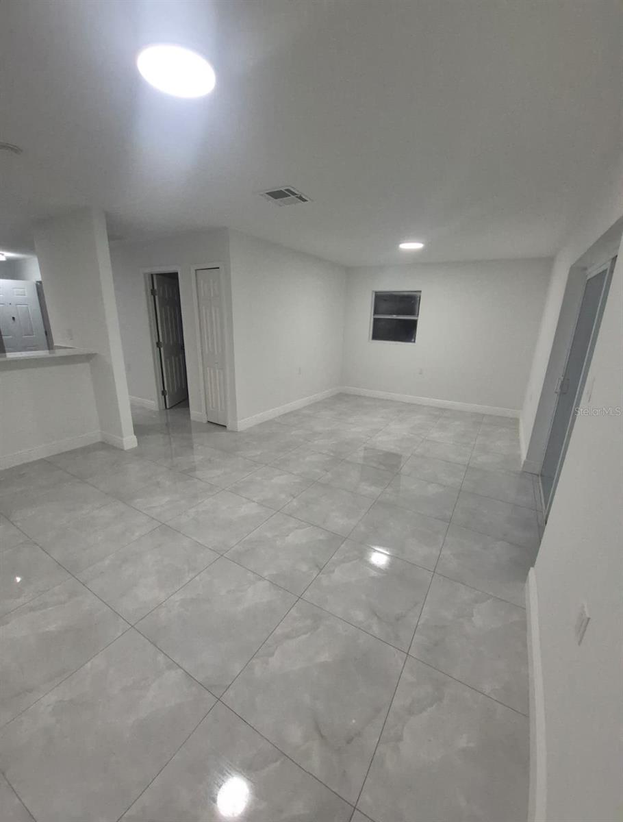 Image 10 of 21 For 7128 Oakwood Dr  2