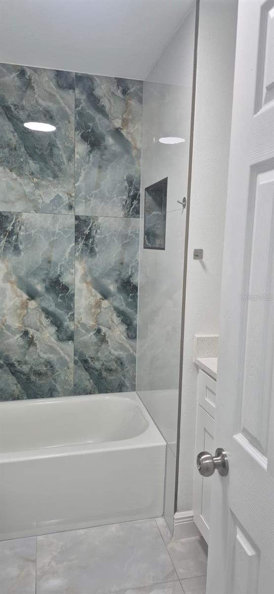 Image 17 of 21 For 7128 Oakwood Dr  2