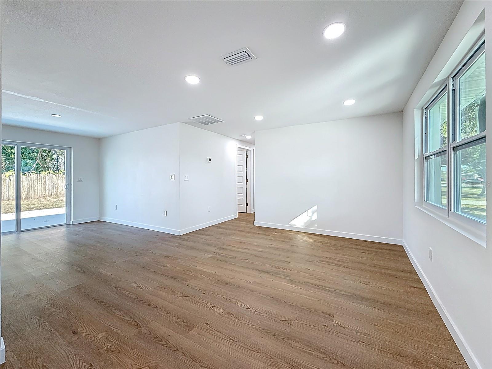 Image 23 of 70 For 5175 88th Avenue N