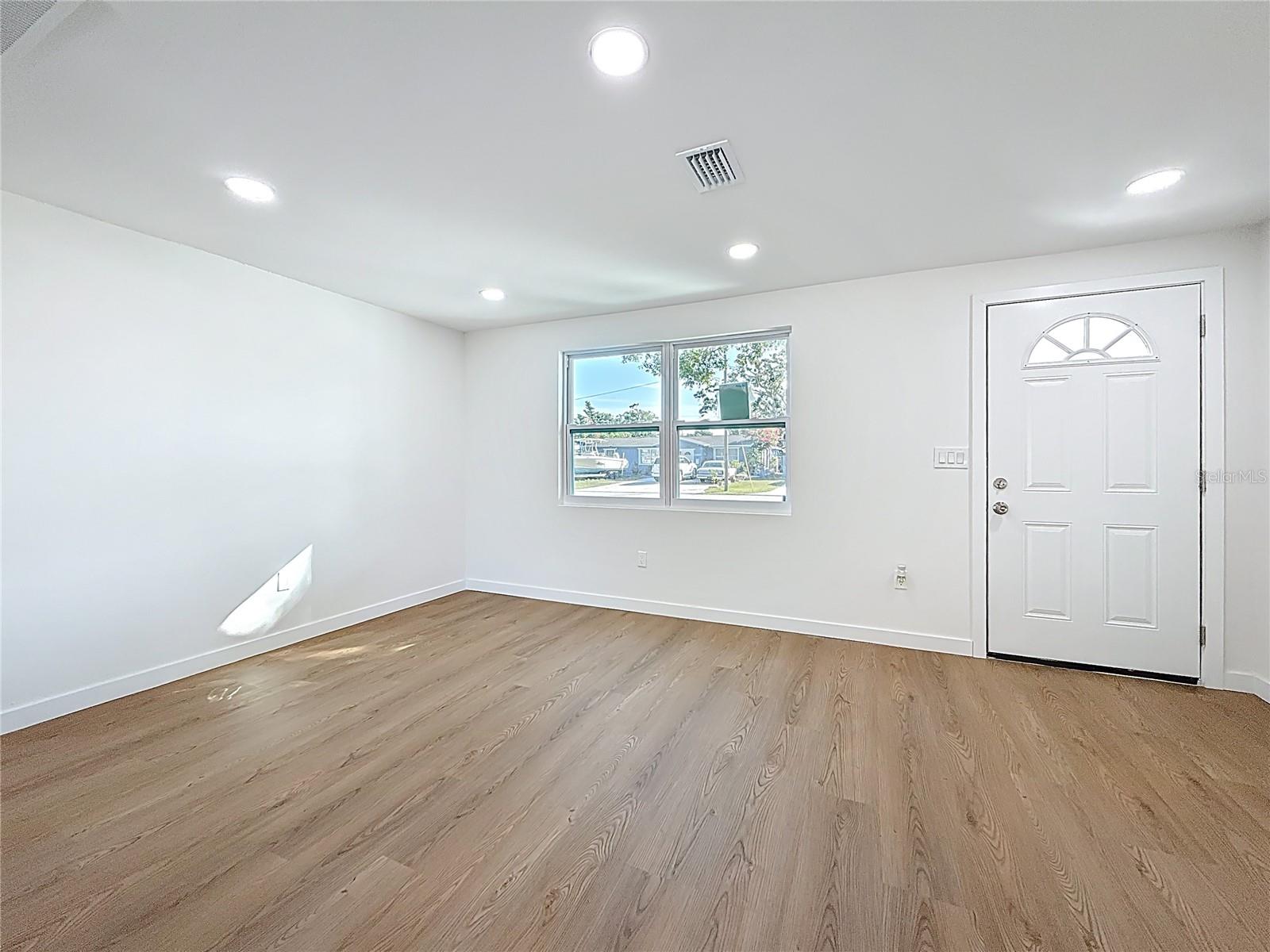 Image 25 of 70 For 5175 88th Avenue N