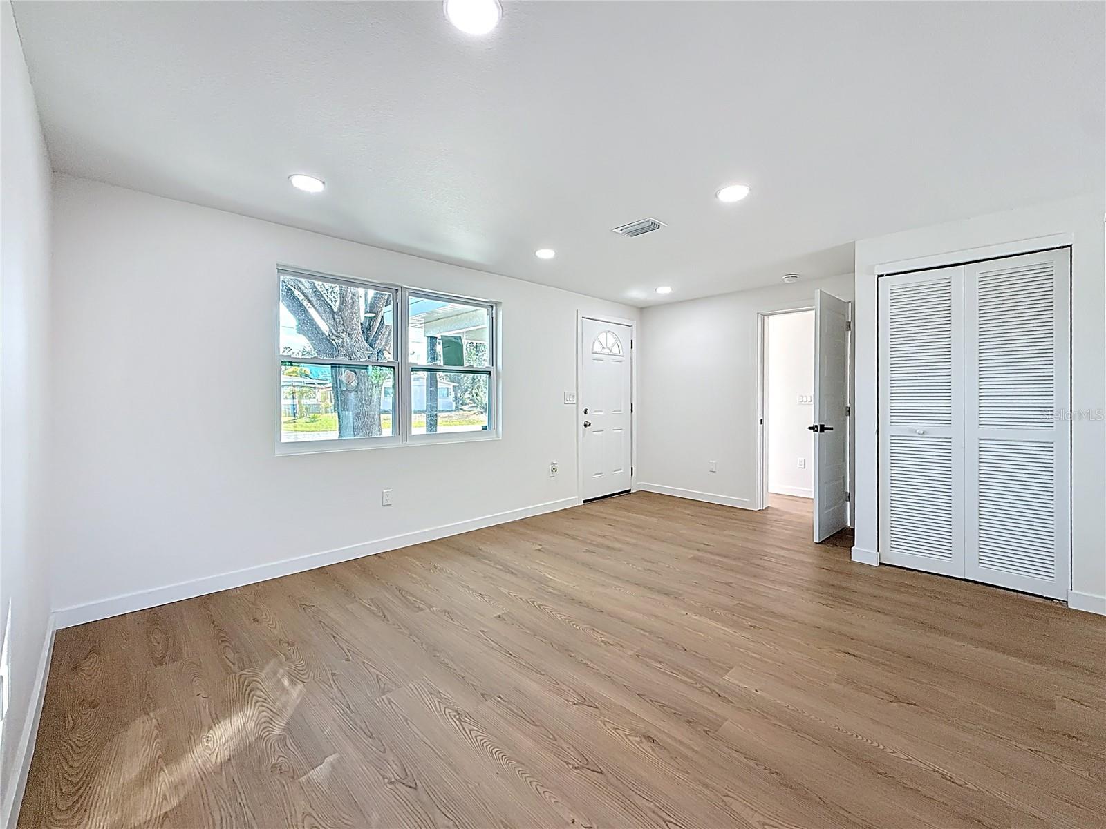 Image 26 of 70 For 5175 88th Avenue N