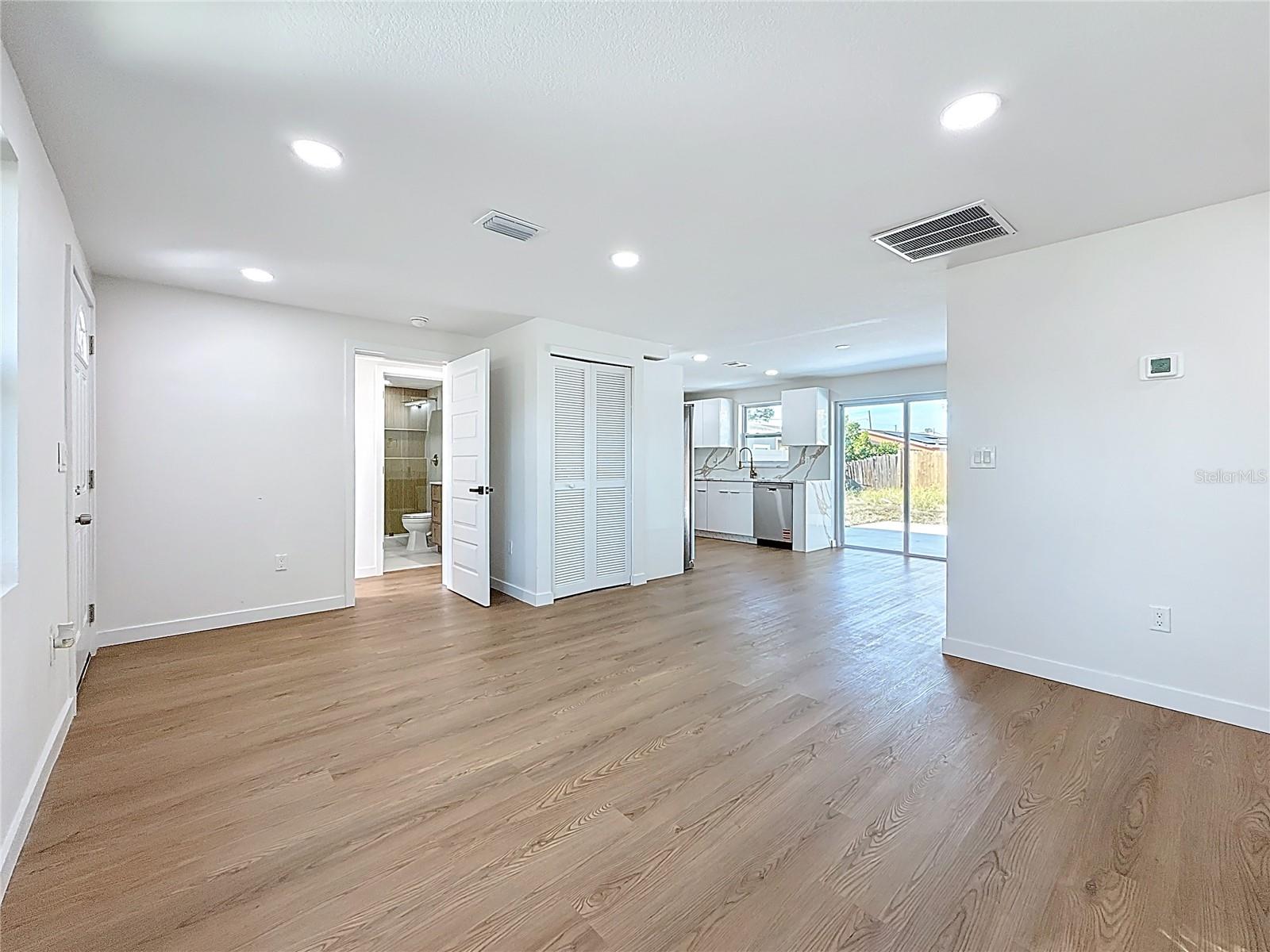 Image 27 of 70 For 5175 88th Avenue N