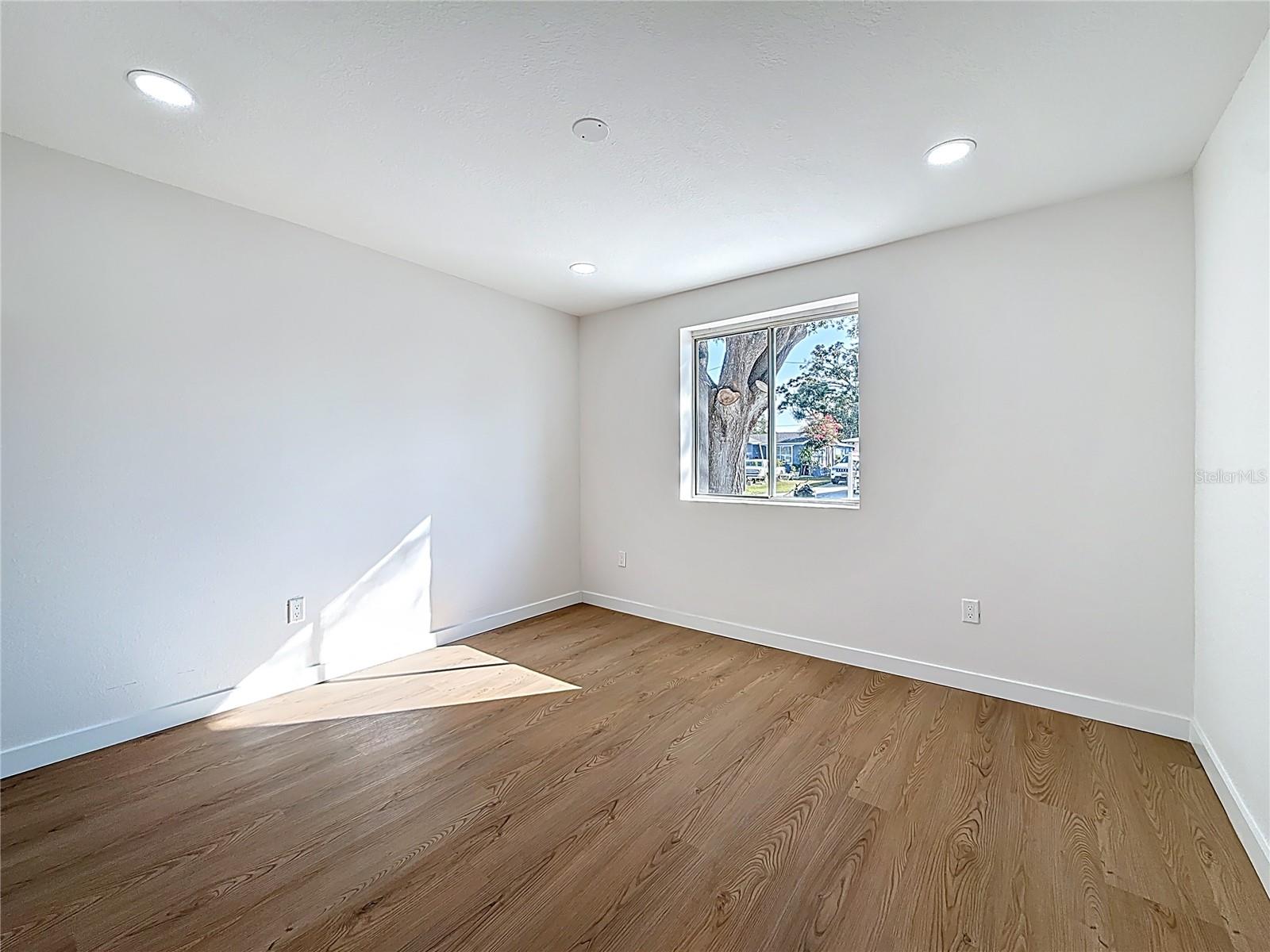 Image 43 of 70 For 5175 88th Avenue N