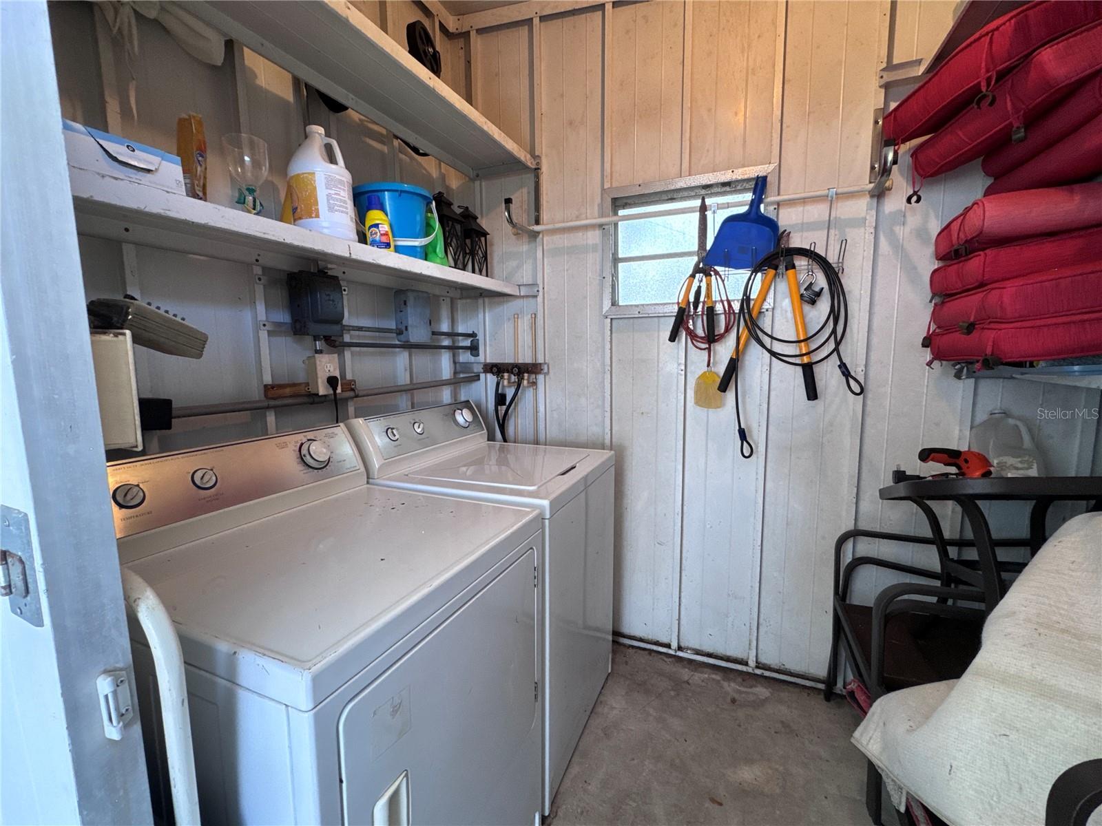 Listing photo id 17 for 2331 Belleair Road 904