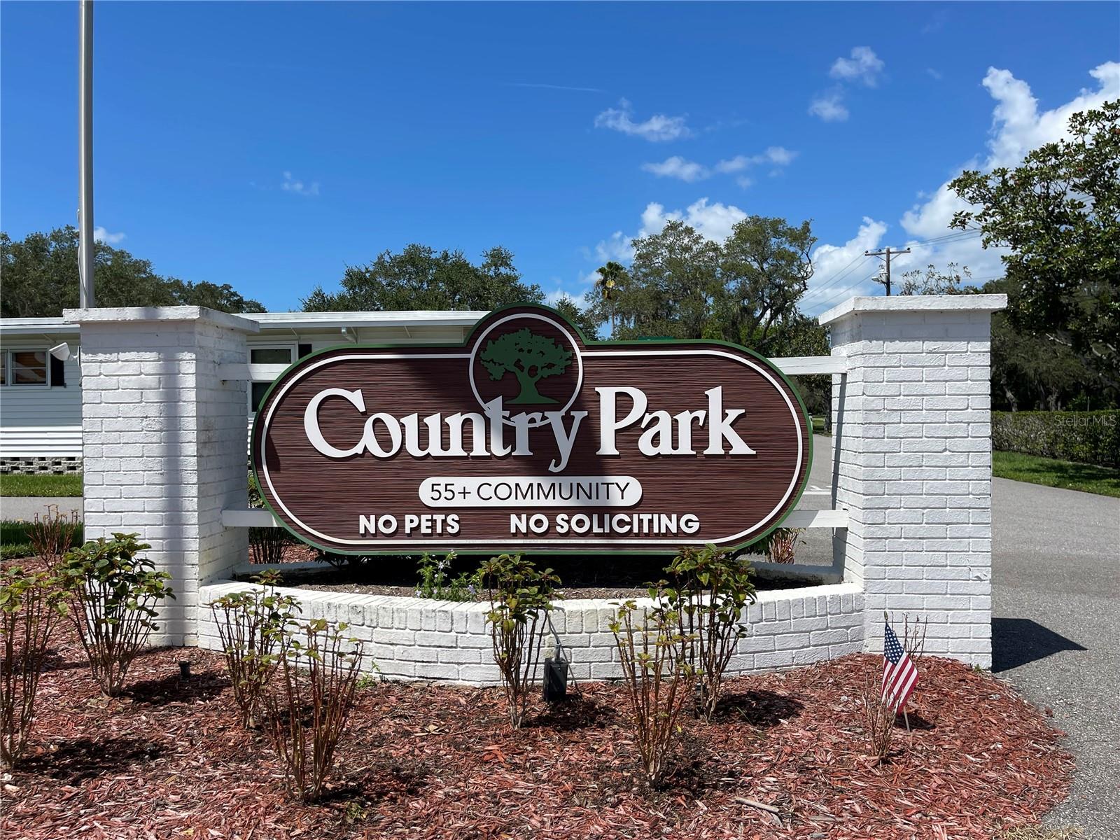 Listing photo id 21 for 2331 Belleair Road 904