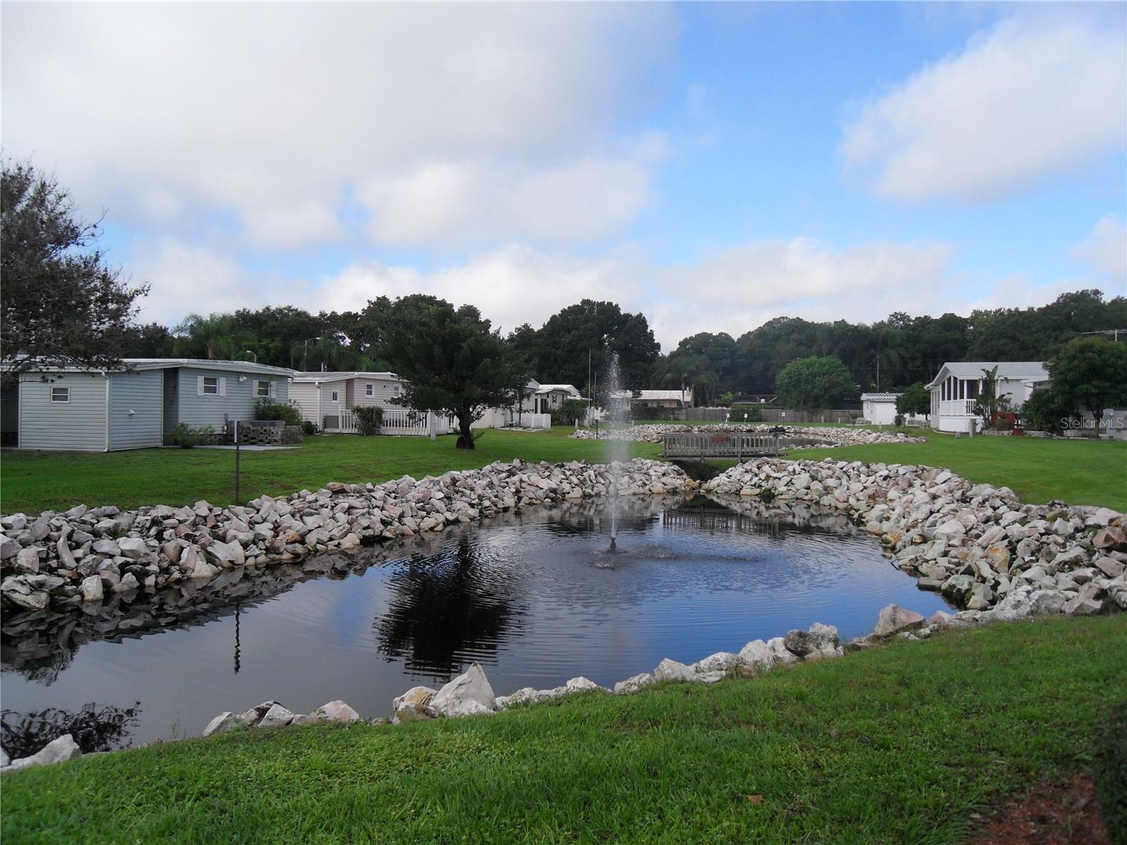 Listing photo id 22 for 2331 Belleair Road 904