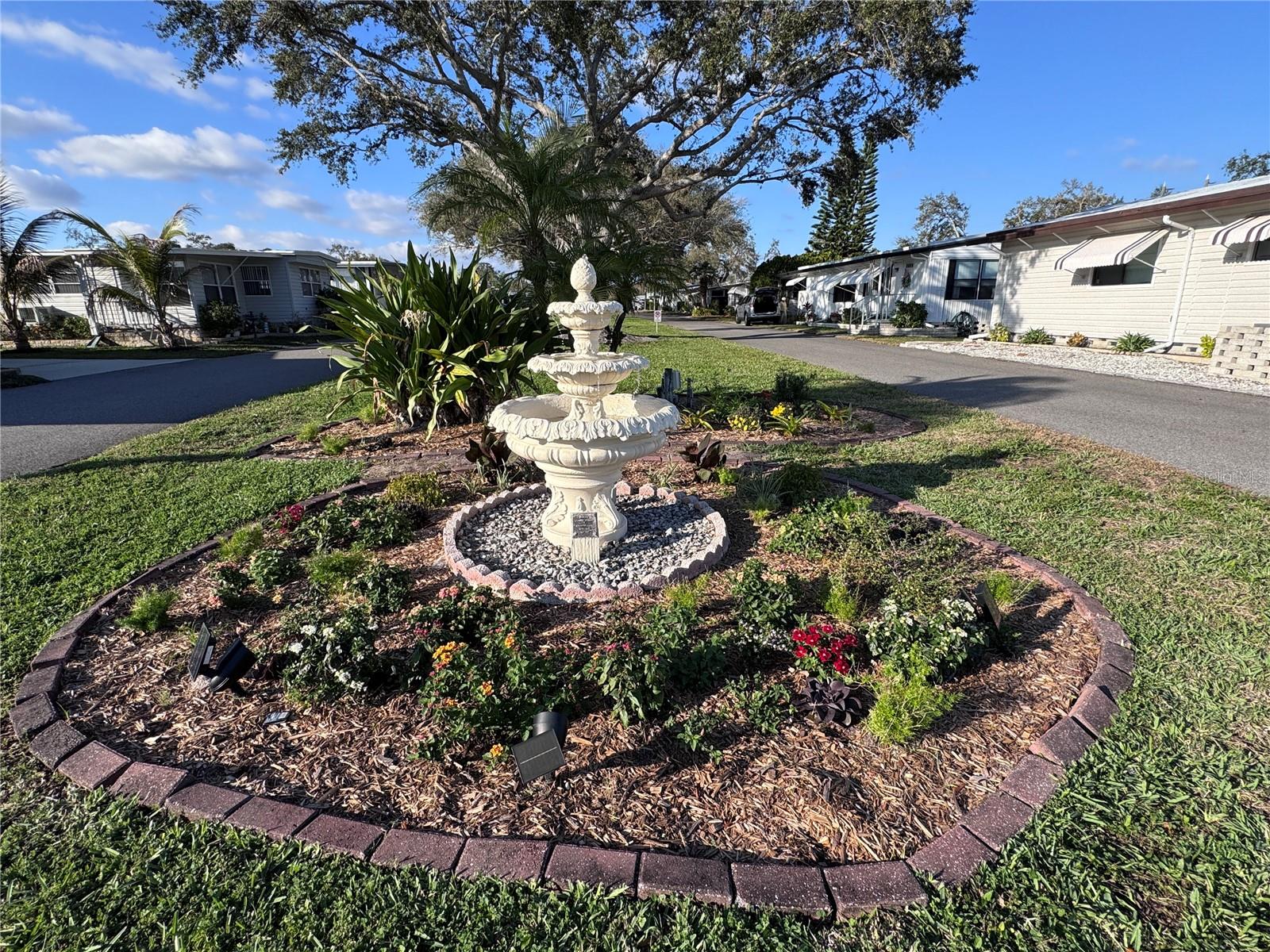 Listing photo id 26 for 2331 Belleair Road 904