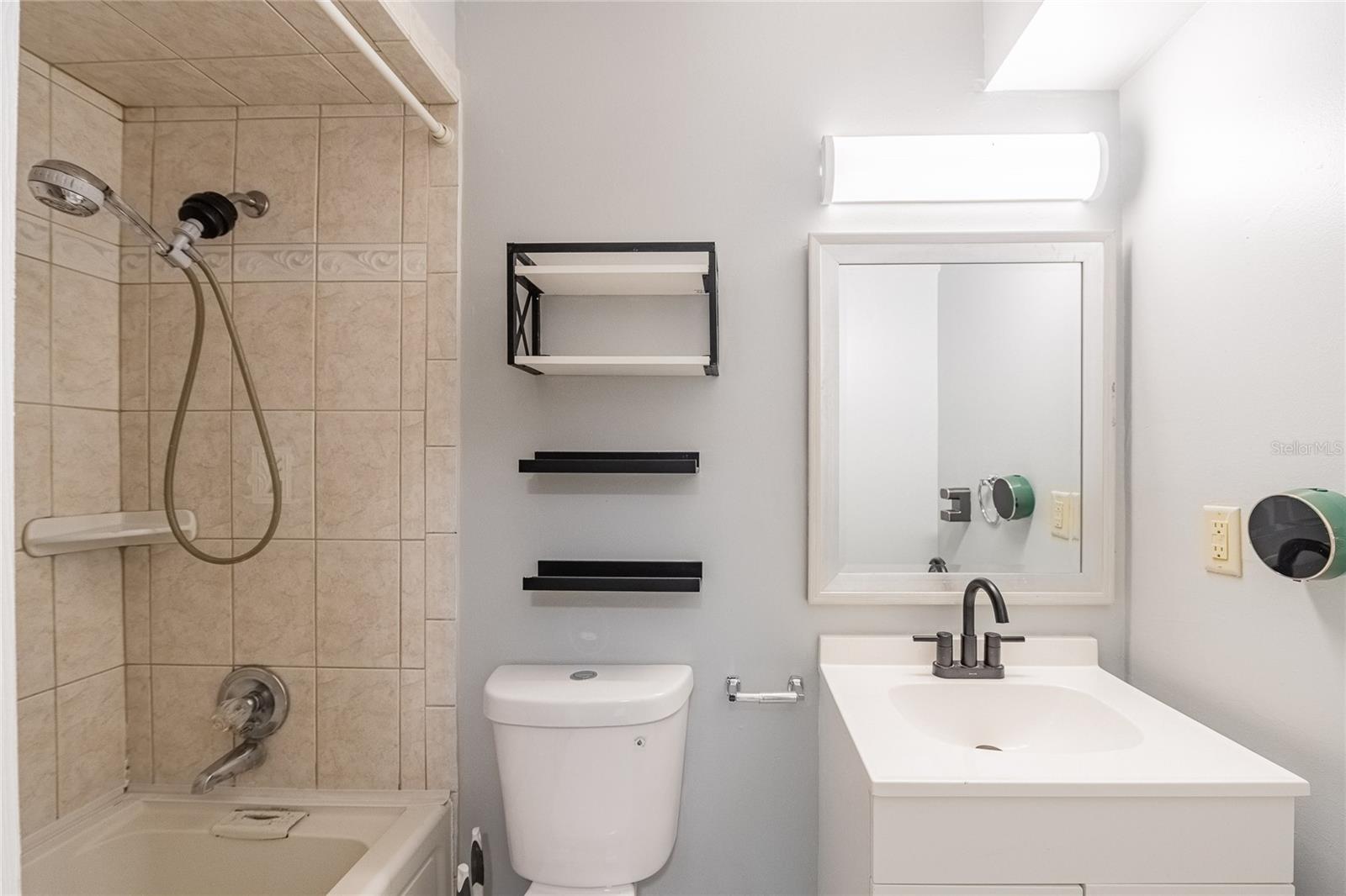 Image 33 of 43 For 4134 El Camino Real E