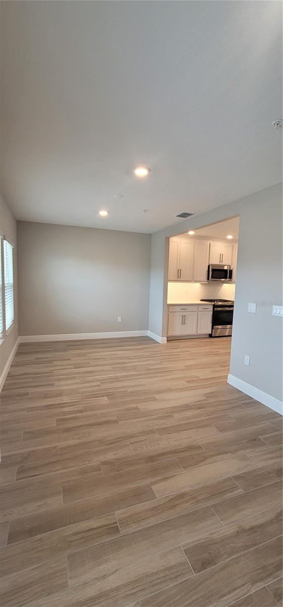 Image 10 of 28 For 5351 Bridge Street 48