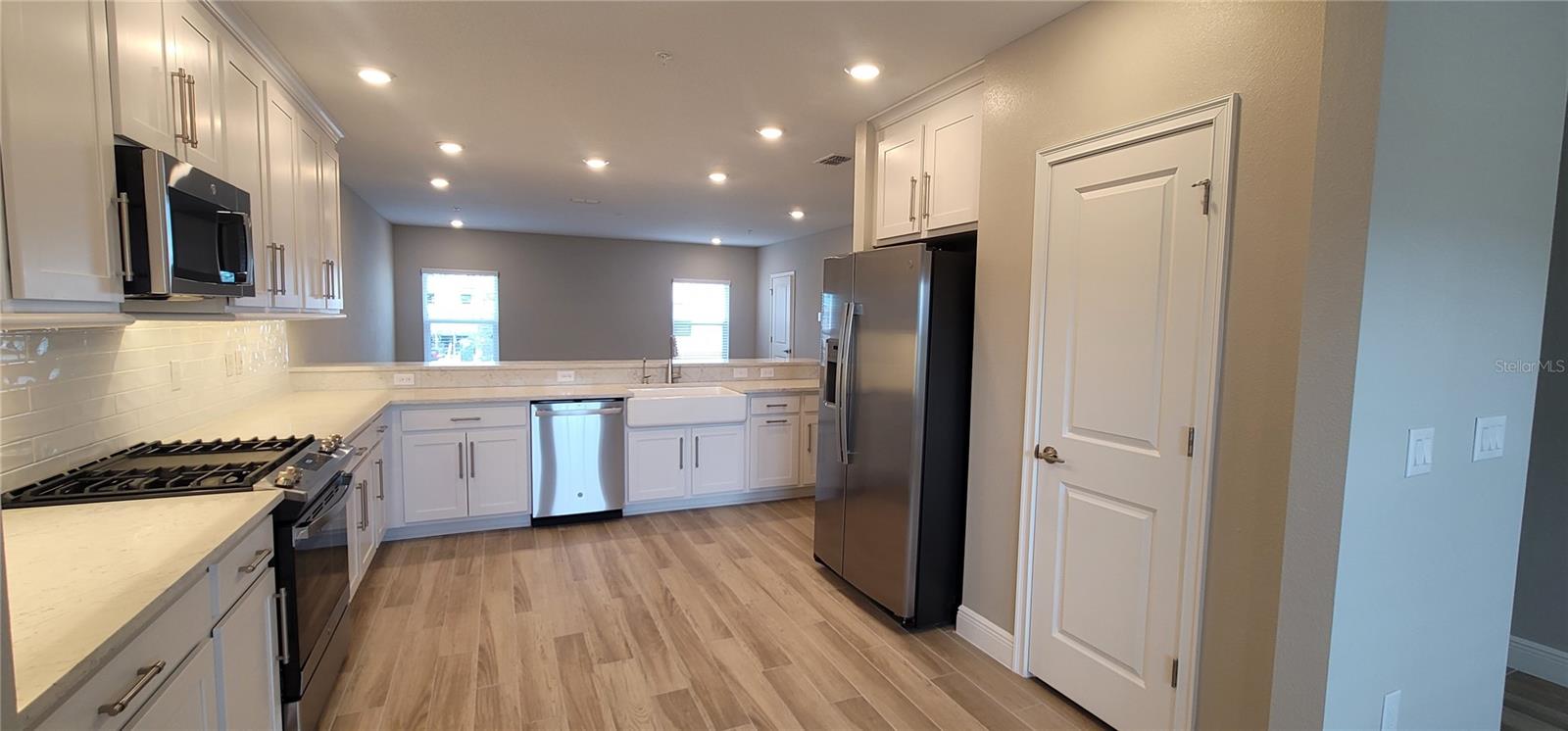 Image 7 of 28 For 5351 Bridge Street 48