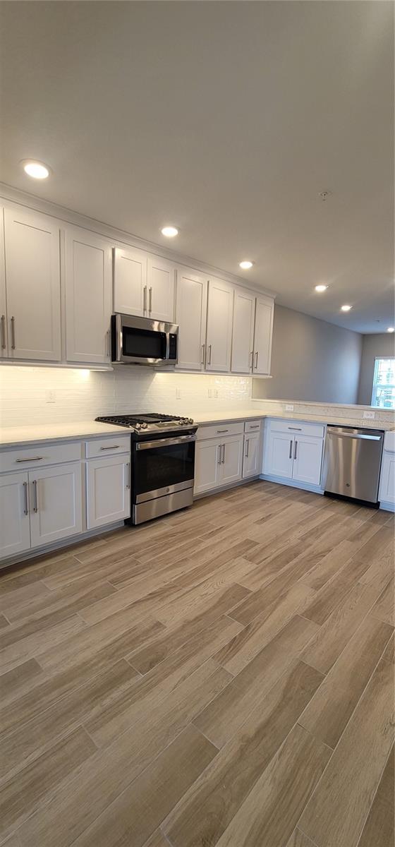 Image 8 of 28 For 5351 Bridge Street 48