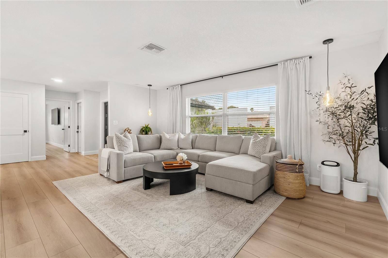 Image 14 of 60 For 2000 Kansas Avenue Ne