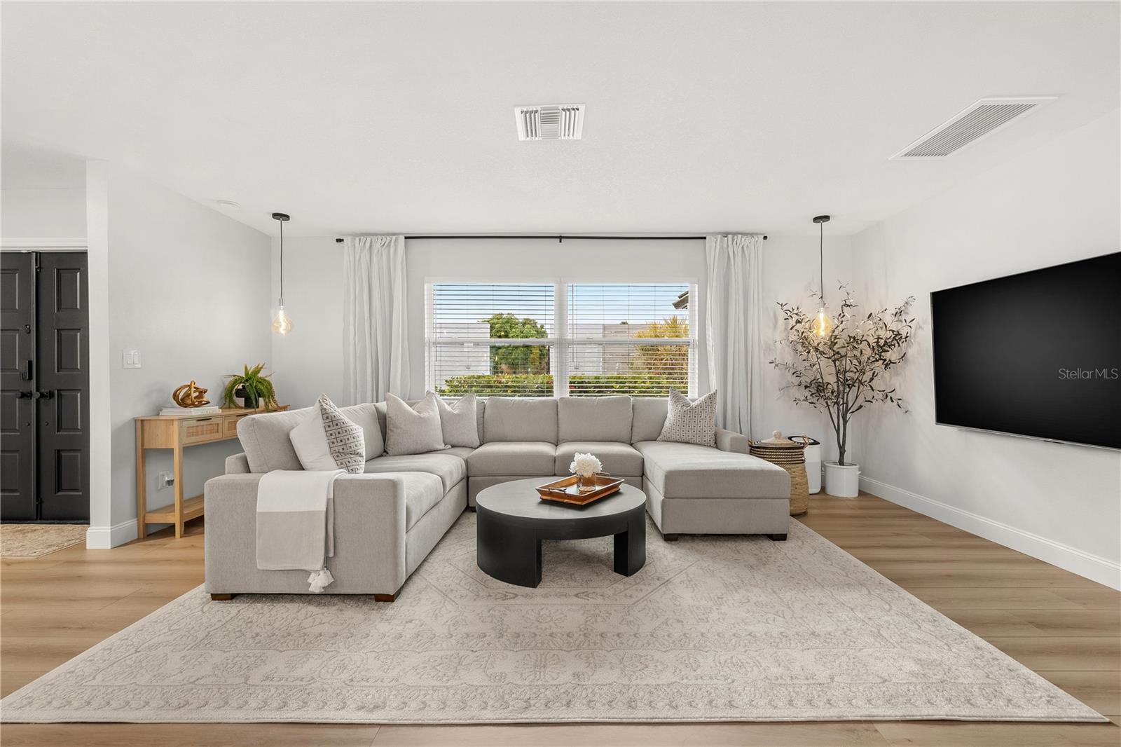 Image 15 of 60 For 2000 Kansas Avenue Ne