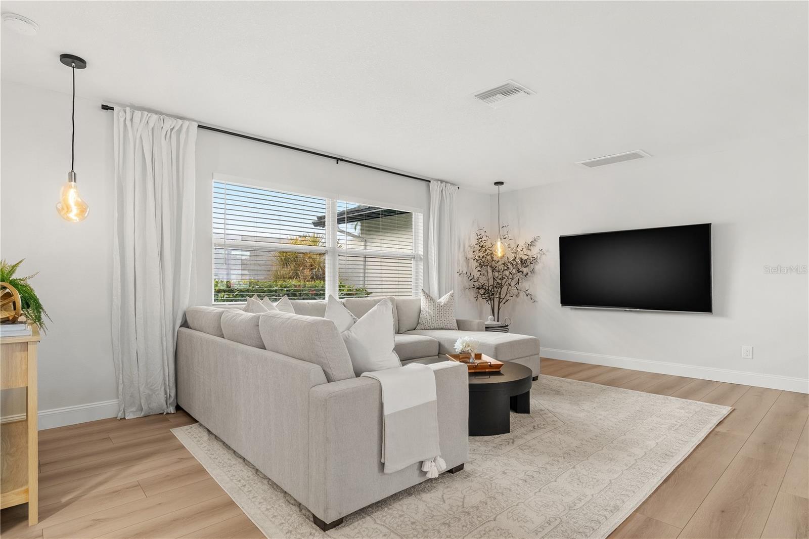 Image 16 of 60 For 2000 Kansas Avenue Ne