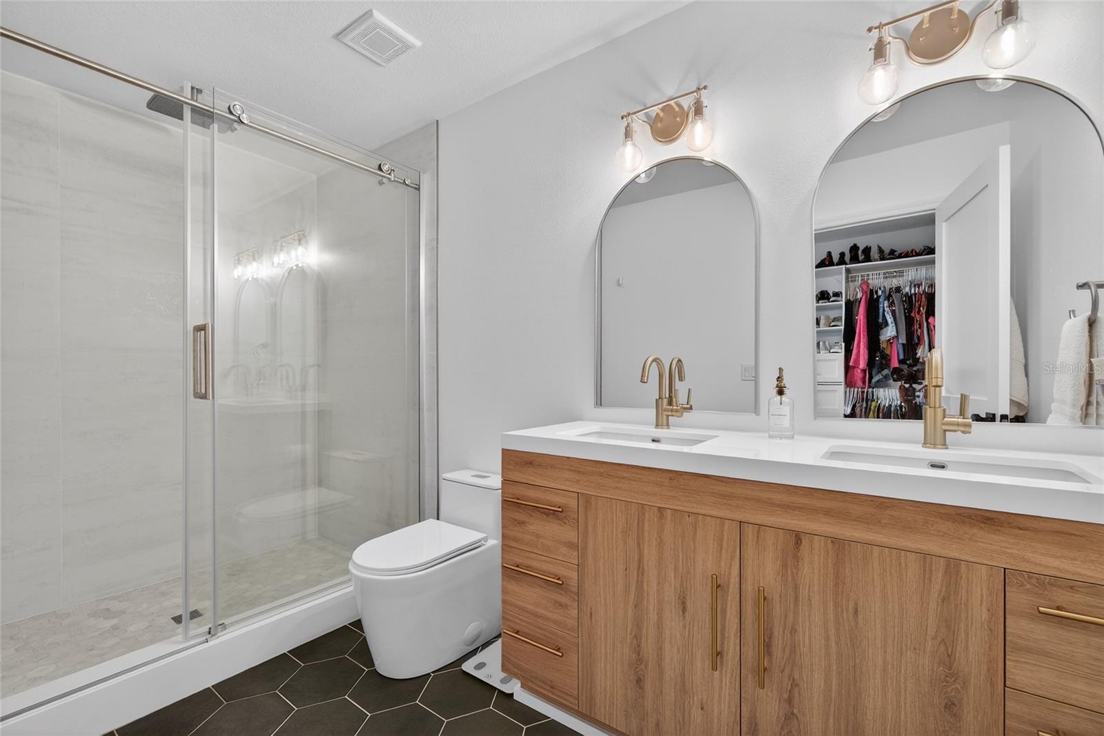 Image 19 of 60 For 2000 Kansas Avenue Ne