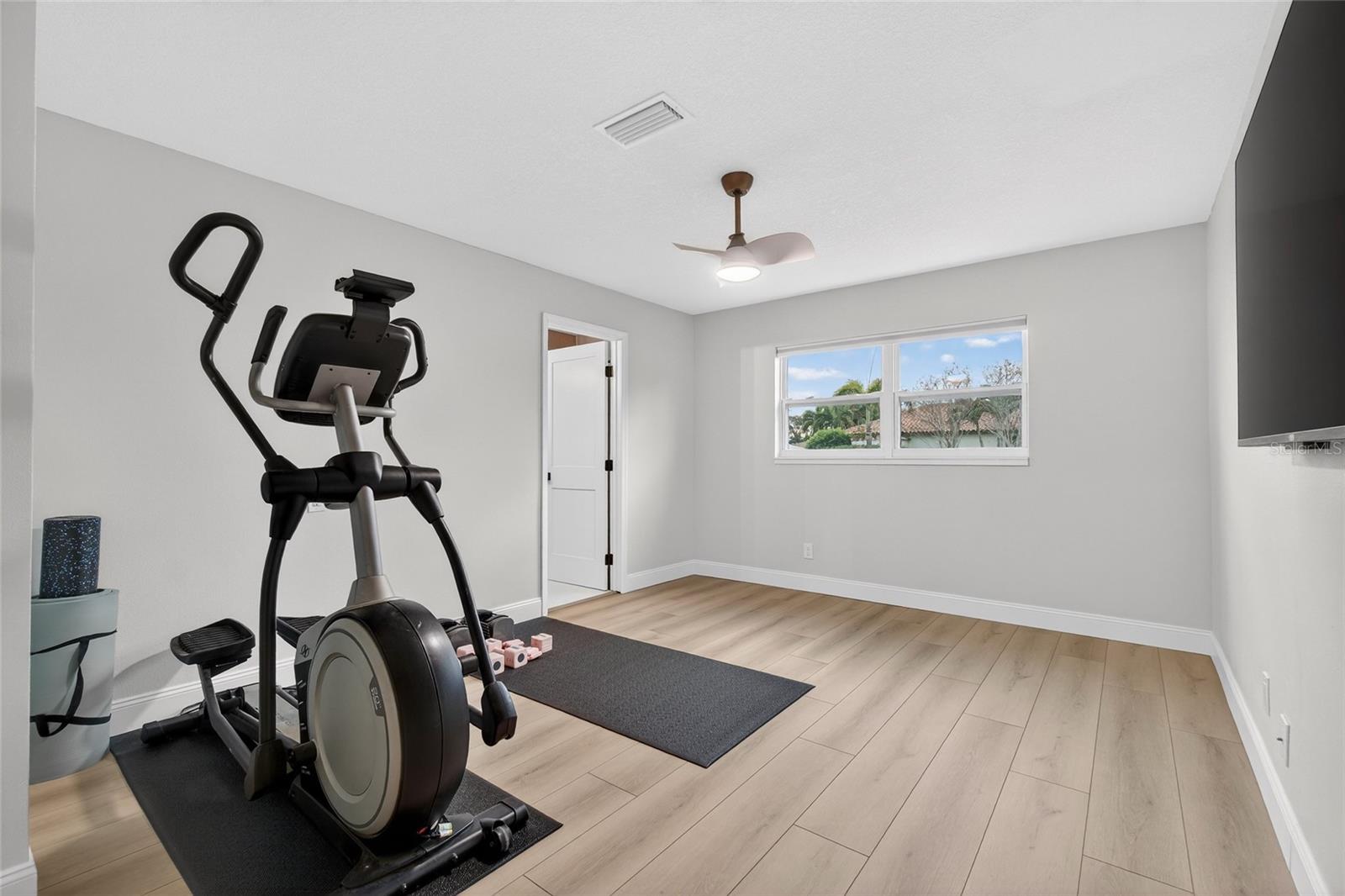 Image 21 of 60 For 2000 Kansas Avenue Ne