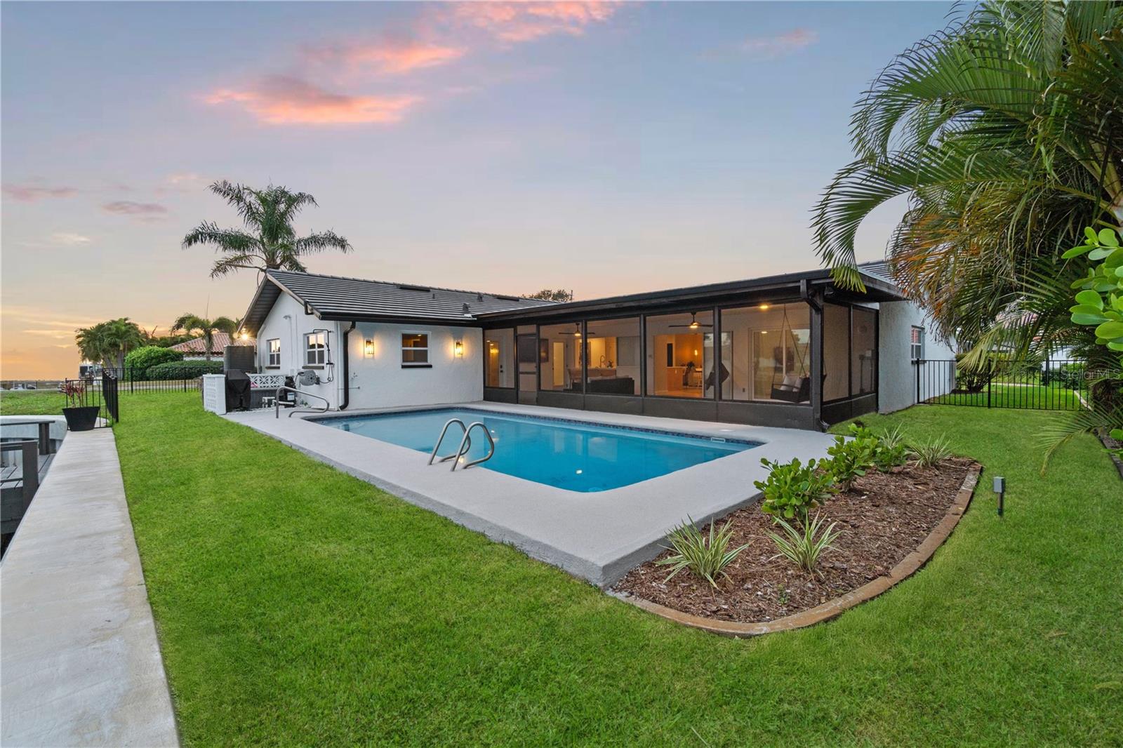 Image 41 of 60 For 2000 Kansas Avenue Ne