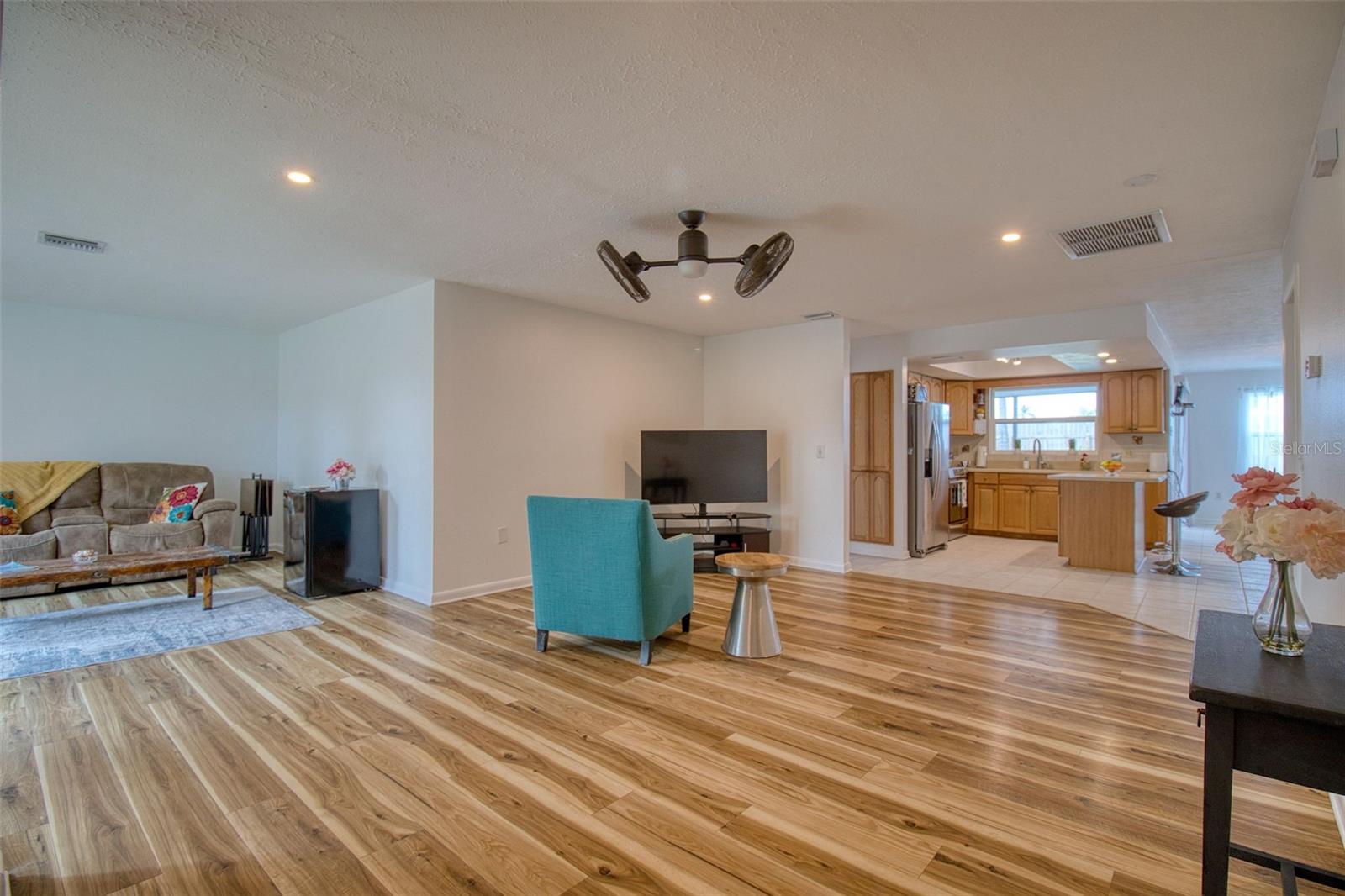 Image 4 of 42 For 1496 Seaspray Lane