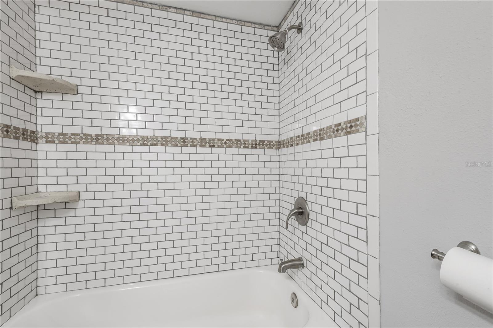 Image 16 of 31 For 3325 Bayshore Boulevard A17