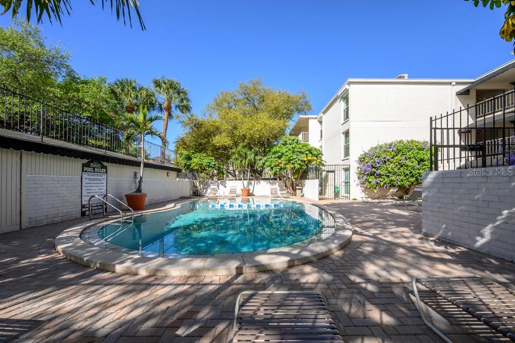 Image 21 of 31 For 3325 Bayshore Boulevard A17