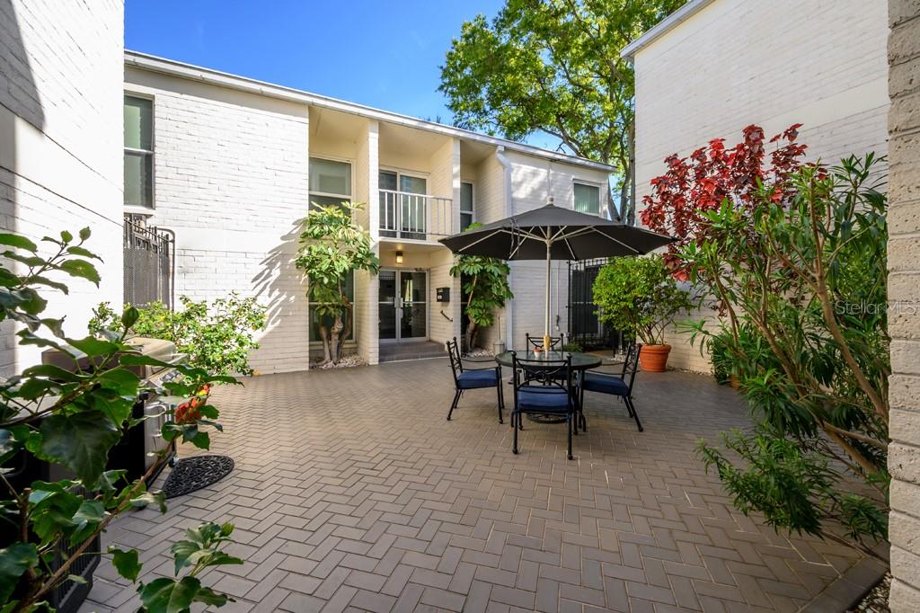 Image 24 of 31 For 3325 Bayshore Boulevard A17