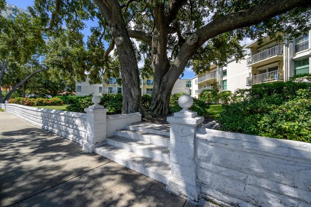 Image 29 of 31 For 3325 Bayshore Boulevard A17