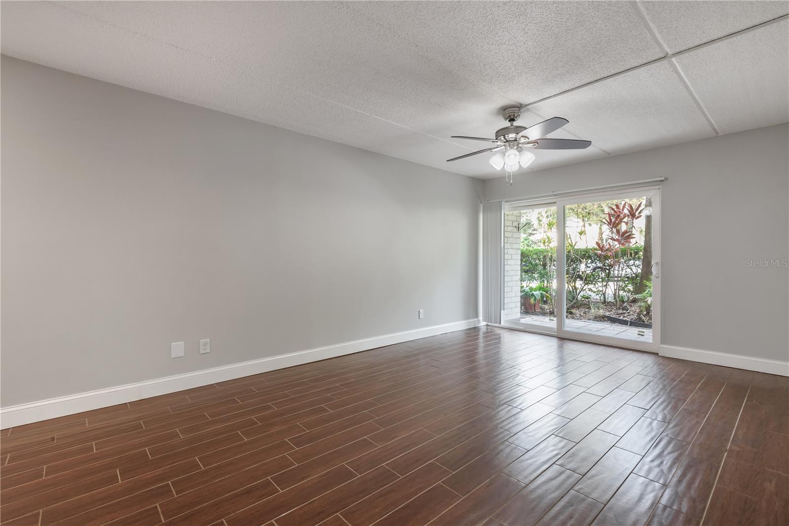 Image 8 of 31 For 3325 Bayshore Boulevard A17