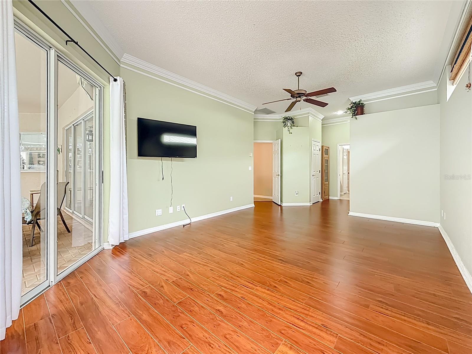 Image 17 of 57 For 2387 Hillcreek Circle E