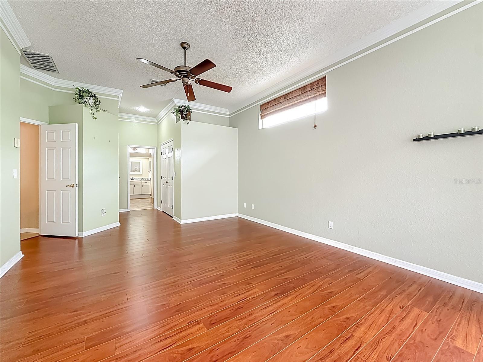 Image 18 of 57 For 2387 Hillcreek Circle E