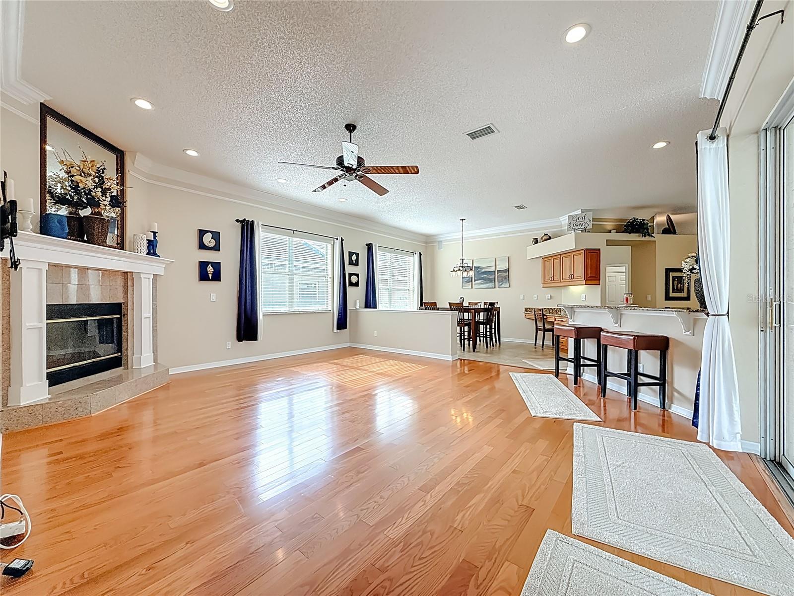 Image 32 of 57 For 2387 Hillcreek Circle E