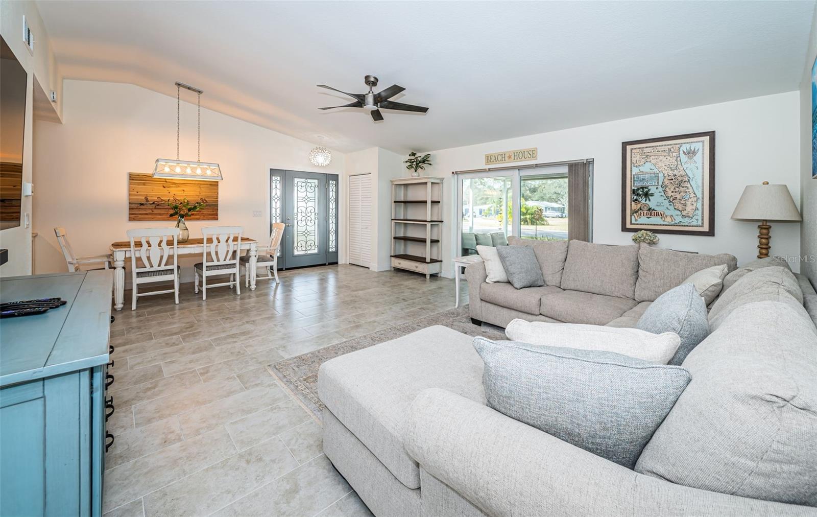 Image 11 of 40 For 969 Gulf View Boulevard