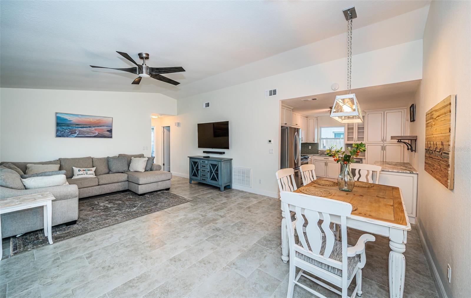 Image 18 of 40 For 969 Gulf View Boulevard