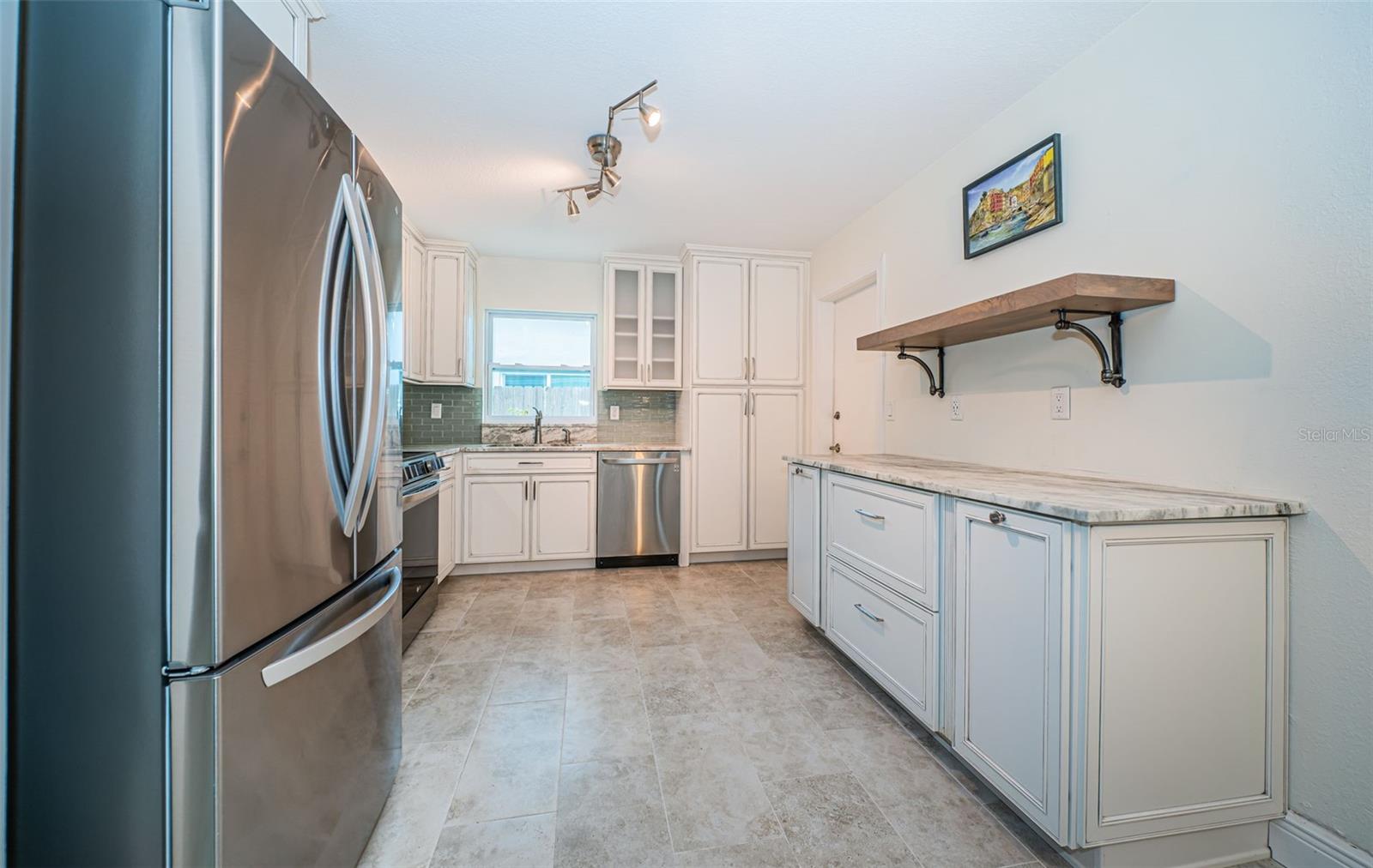 Image 19 of 40 For 969 Gulf View Boulevard