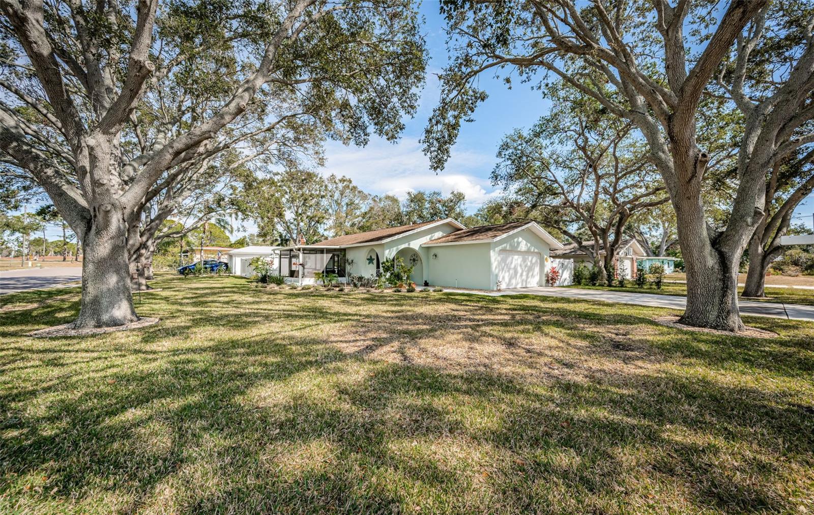 Image 2 of 40 For 969 Gulf View Boulevard