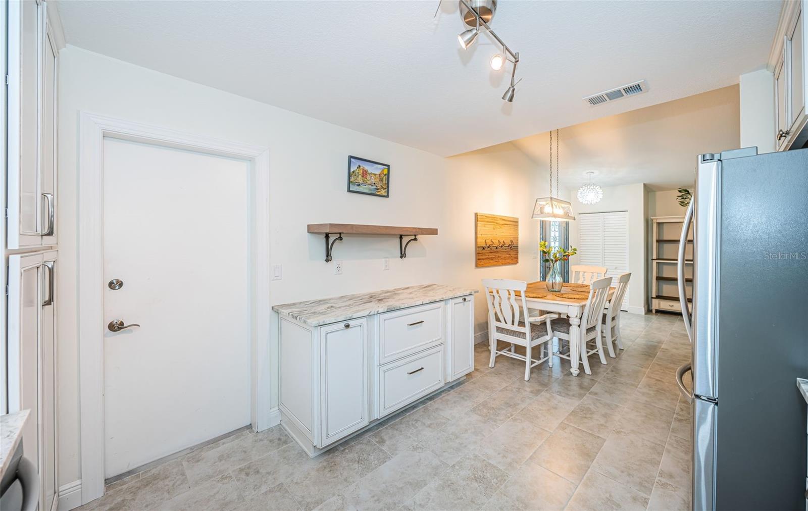 Image 22 of 40 For 969 Gulf View Boulevard