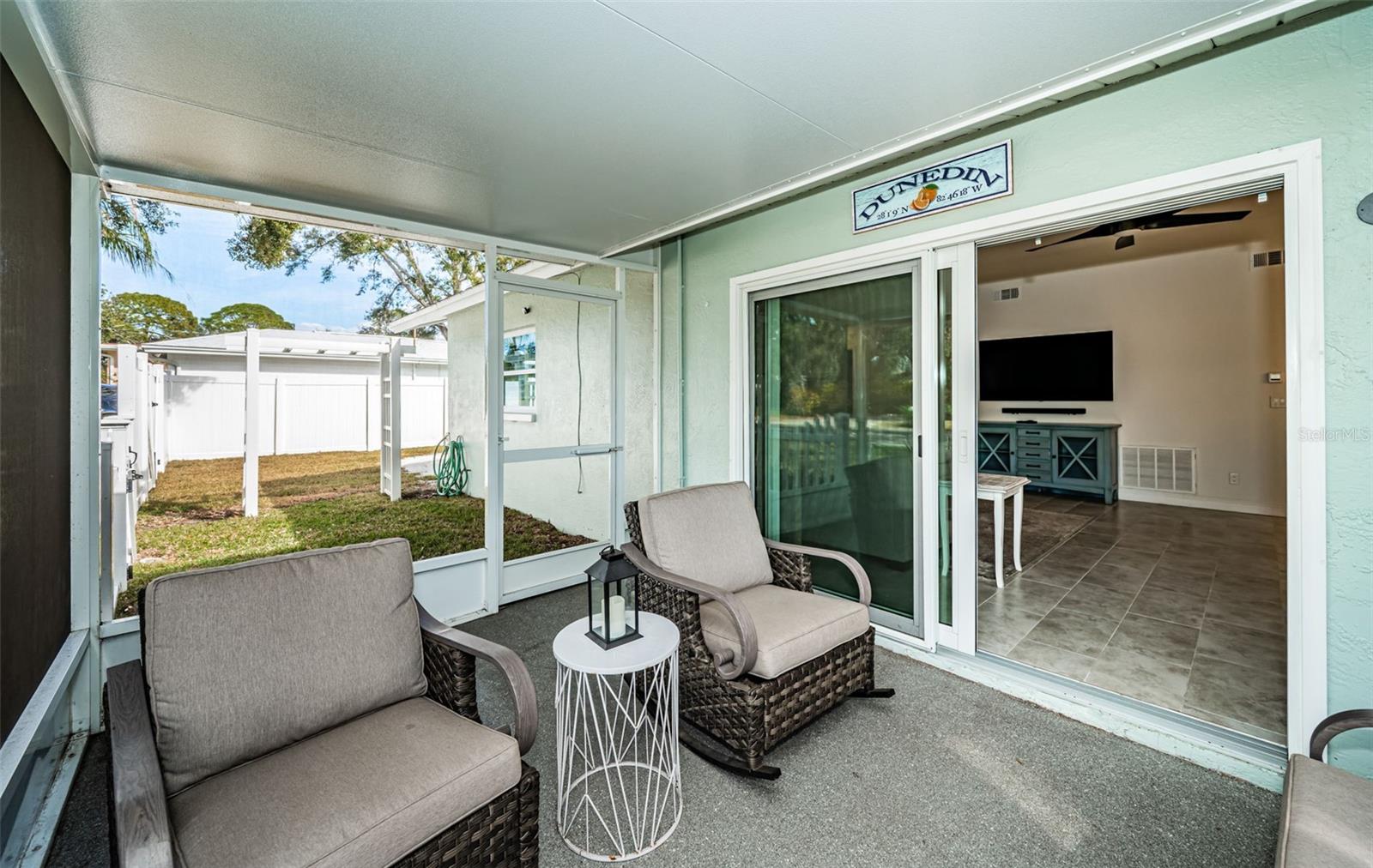 Image 33 of 40 For 969 Gulf View Boulevard