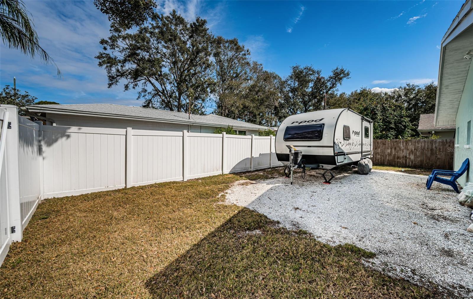 Image 36 of 40 For 969 Gulf View Boulevard