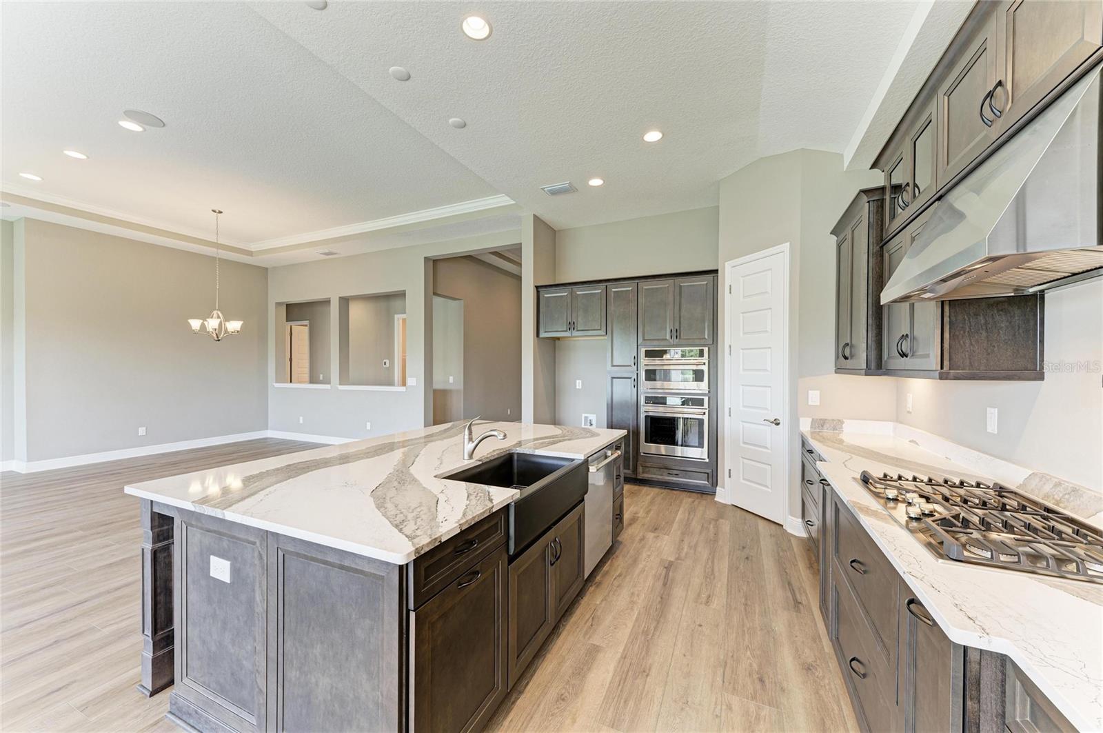 Image 20 of 34 For 10227 Longmeadow Avenue